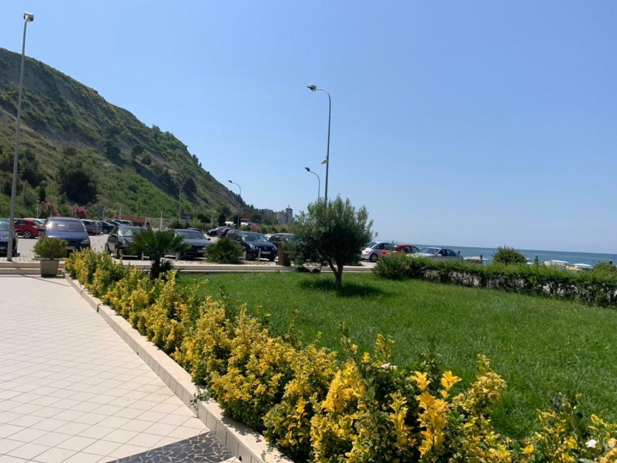 Hotel Ferrara Durrës Exteriér fotografie